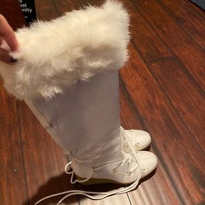 Tall White Suede Boots with the Fur